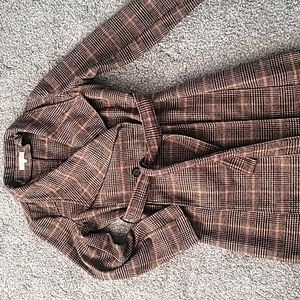 Light coat Size L (runs small so more like a M)